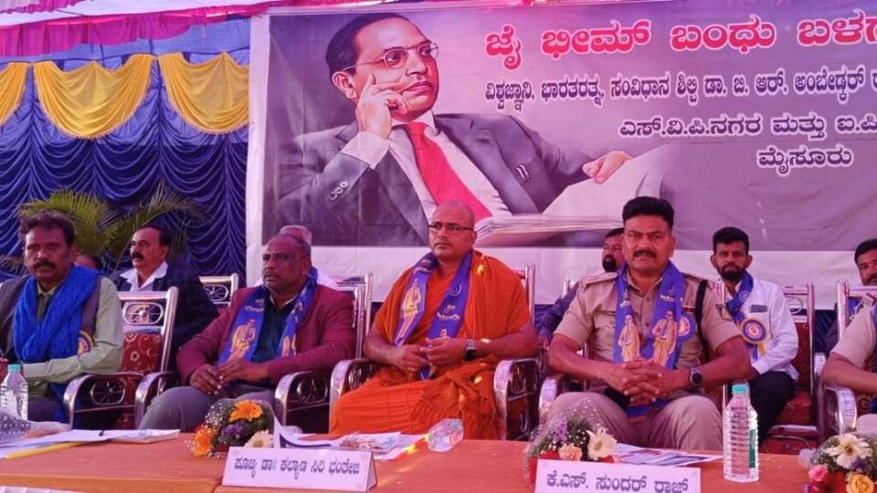 Vishwamaitri Buddha Vihara Kalyanasiri Bhanteji