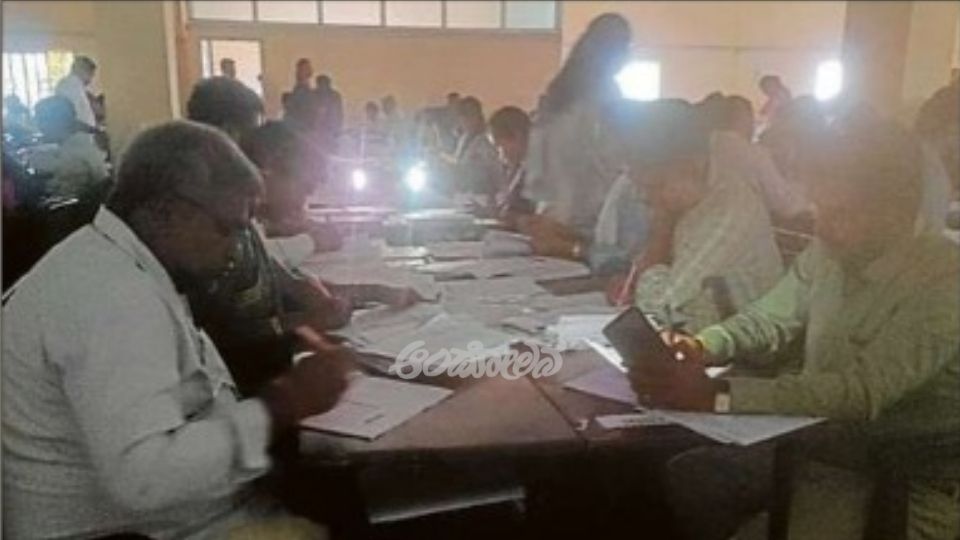 Negligence at Mysore University: Professors Conduct Evaluation Under Mobile Flashlight...!