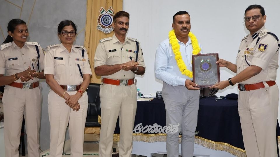 Farewell to retired soldier Siddalingaiah