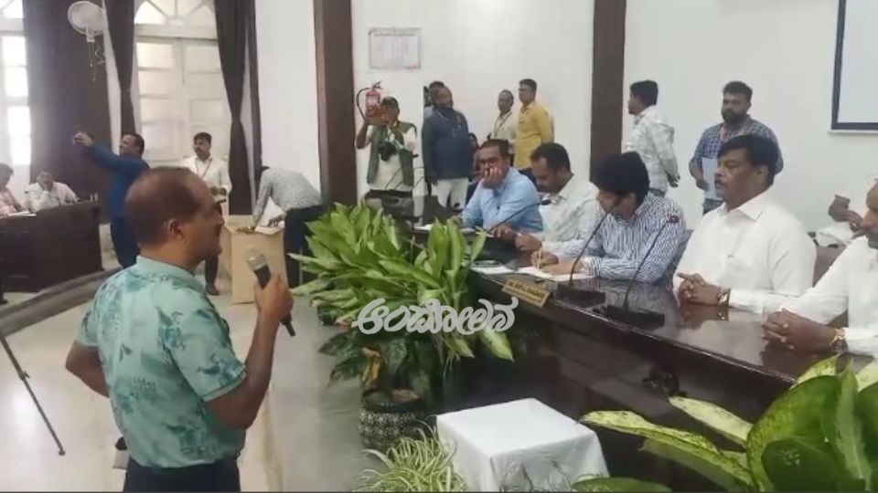 H.D. Kote land encroachment issue  Janaspandana program