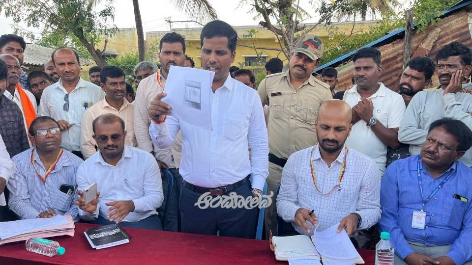 Nagamangala | Steps to issue title deeds to slum residents