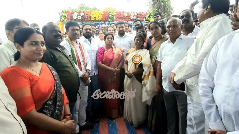 Nameplate named after Srinivas Prasad unveiled on railway flyover