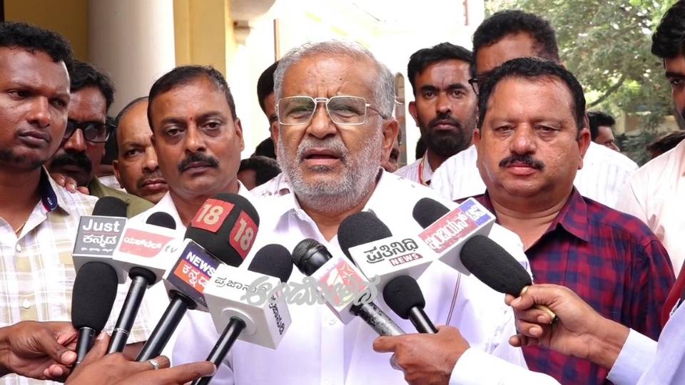 JDS leaves GT evegowda