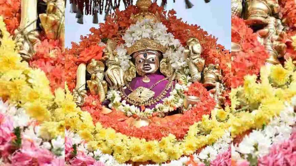 chamundeshwari chamundi temple special pooja