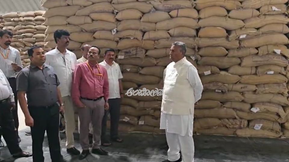 health minister sudden visit to rice storage building