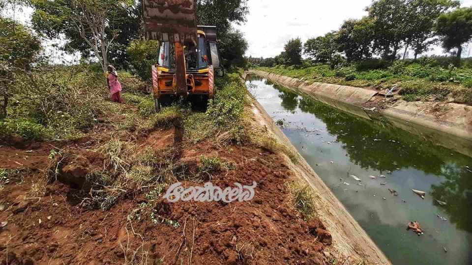 Collapsed canal: Farmers in panic