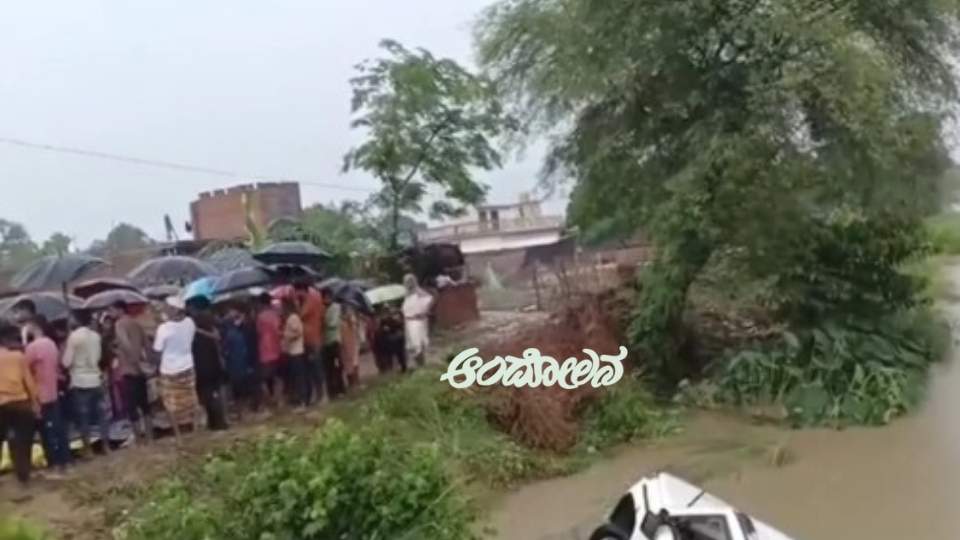 Uttar Pradesh | Vehicle falls into canal: 11 people dead