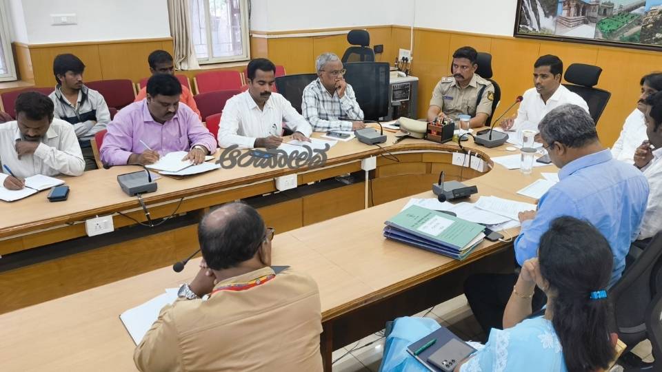 Mandya | No Shortage of Urea Fertilizer in the District: Deputy Commissioner Kumar