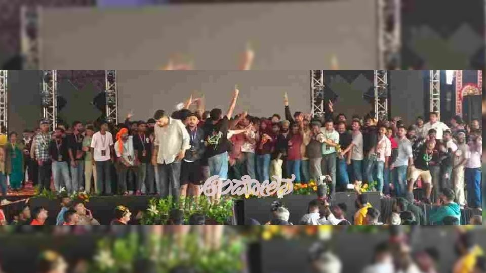 Pushing during Dasara prize distribution: DYSP injured; admitted to hospital