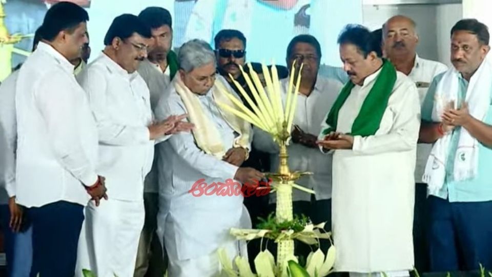 CM Siddaramaiah inaugurates agricultural fair in Mandya